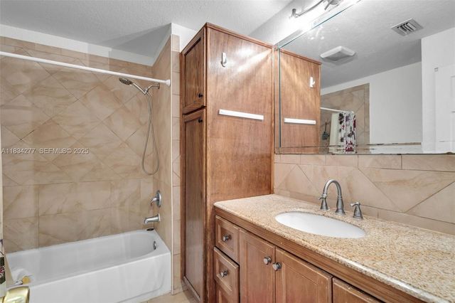 8256 NW 9th Court 2, Plantation, FL 33324