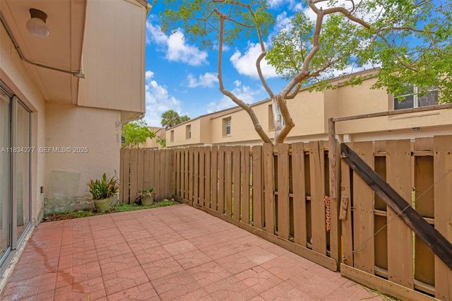 8256 NW 9th Court 2, Plantation, FL 33324