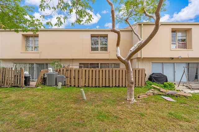 8256 NW 9th Court 2, Plantation, FL 33324