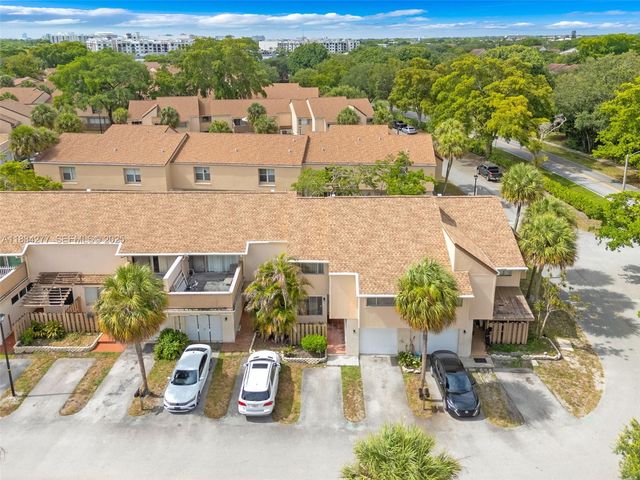 8256 NW 9th Court 2, Plantation, FL 33324