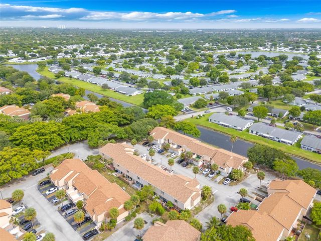8256 NW 9th Court 2, Plantation, FL 33324