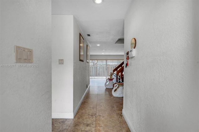 8256 NW 9th Court 2, Plantation, FL 33324