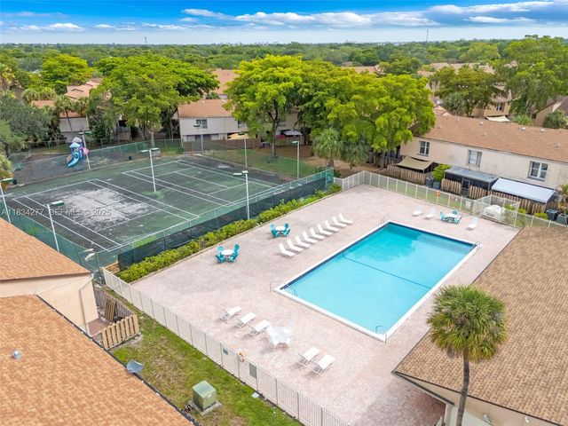 8256 NW 9th Court 2, Plantation, FL 33324