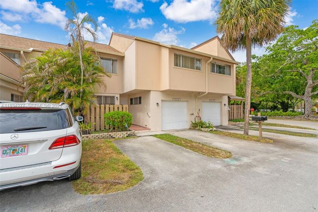 8256 NW 9th Court 2, Plantation, FL 33324