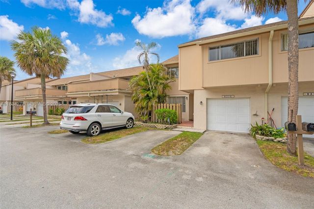 8256 NW 9th Court 2, Plantation, FL 33324