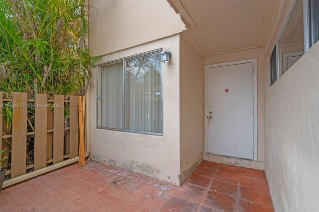 8256 NW 9th Court 2, Plantation, FL 33324