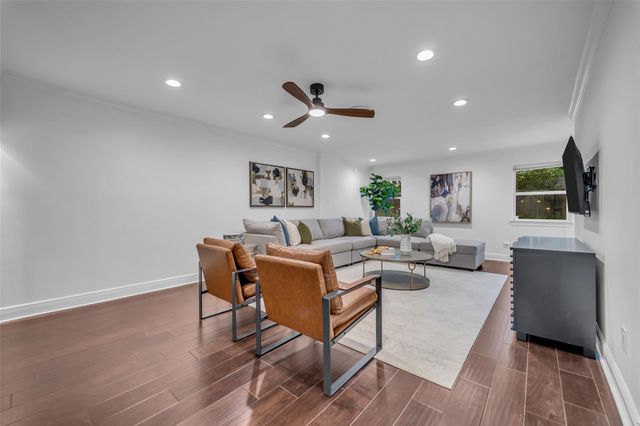 8702 Ilona Lane, Houston, TX 77025