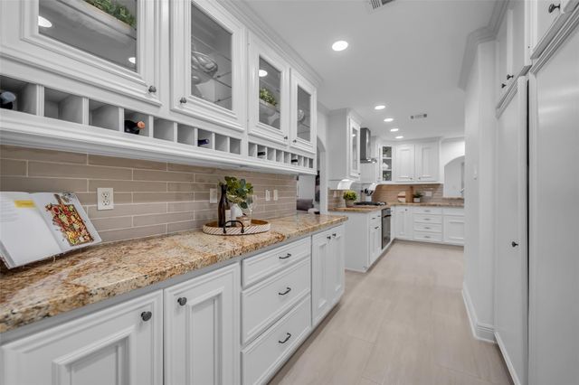 8702 Ilona Lane, Houston, TX 77025