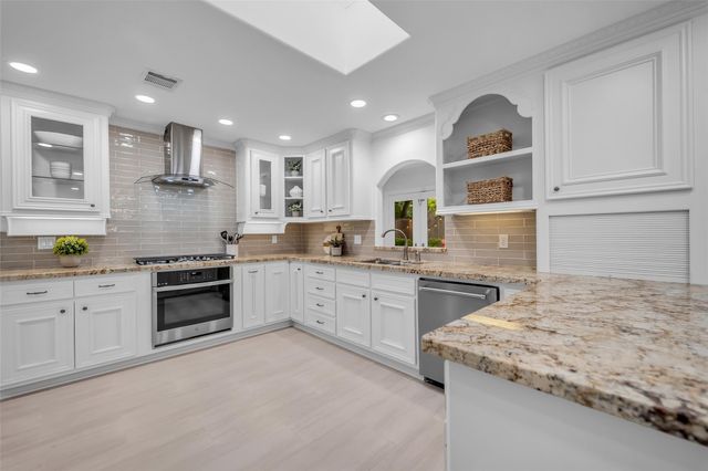 8702 Ilona Lane, Houston, TX 77025