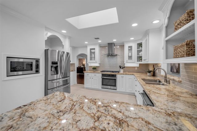 8702 Ilona Lane, Houston, TX 77025