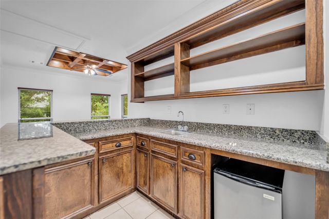 8702 Ilona Lane, Houston, TX 77025