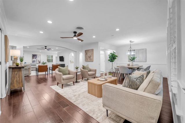 8702 Ilona Lane, Houston, TX 77025
