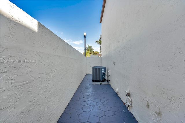 1301 SW 124th Ct 20-A, Miami, FL 33184