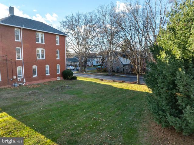 440 W FOSTER AVE, State College, PA 16801