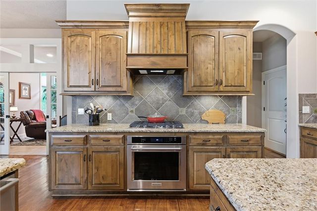 9714 Wild Rose Lane, Lenexa, KS 66227