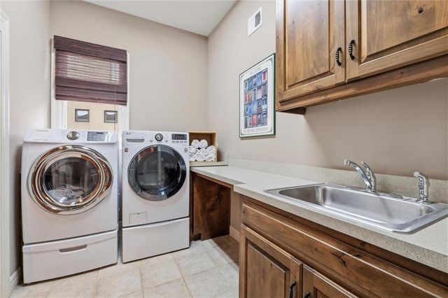 9714 Wild Rose Lane, Lenexa, KS 66227
