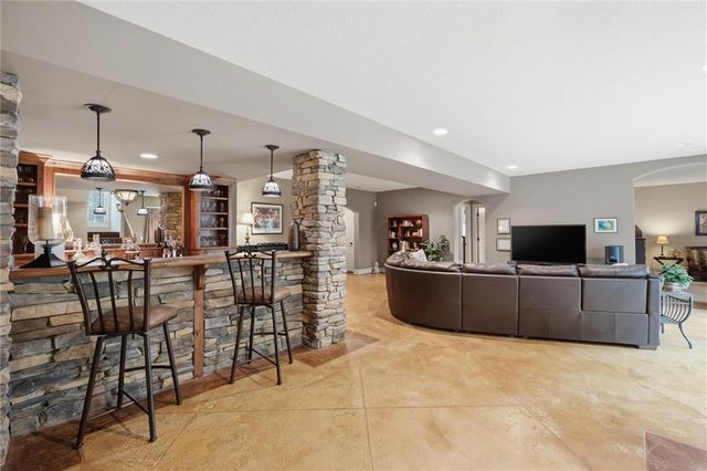 9714 Wild Rose Lane, Lenexa, KS 66227