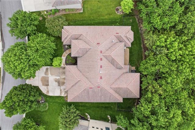 9714 Wild Rose Lane, Lenexa, KS 66227