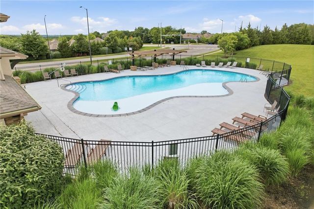 9714 Wild Rose Lane, Lenexa, KS 66227