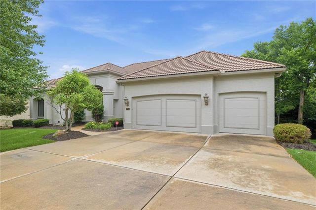 9714 Wild Rose Lane, Lenexa, KS 66227