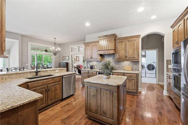 9714 Wild Rose Lane, Lenexa, KS 66227