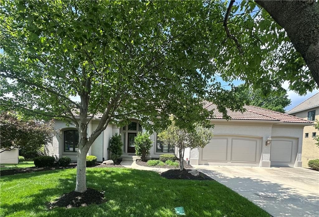 9714 Wild Rose Lane, Lenexa, KS 66227
