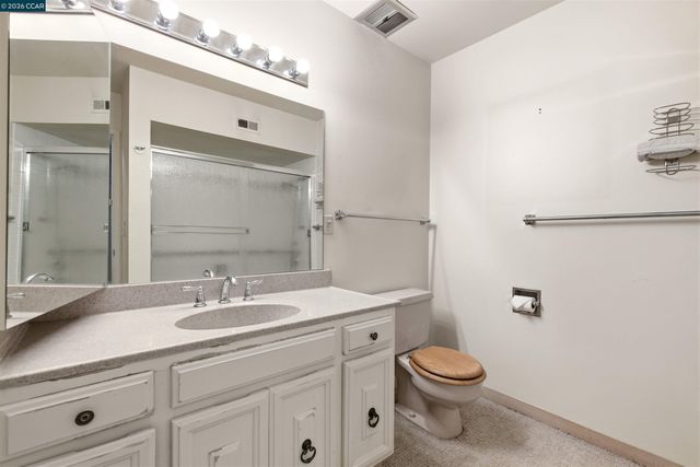 1400 Ptarmigan Dr 5, Walnut Creek, CA 94595