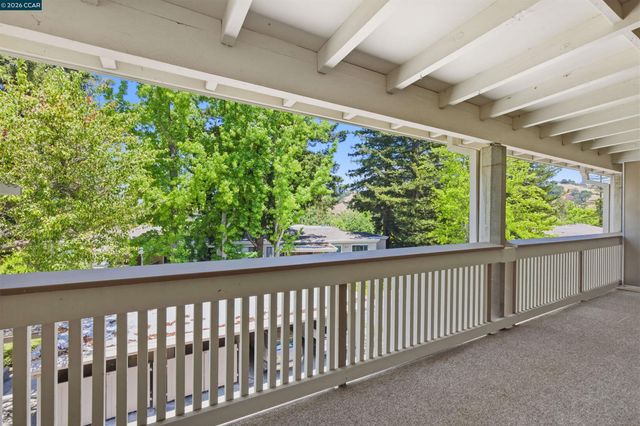 1400 Ptarmigan Dr 5, Walnut Creek, CA 94595