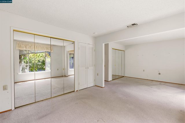 1400 Ptarmigan Dr 5, Walnut Creek, CA 94595