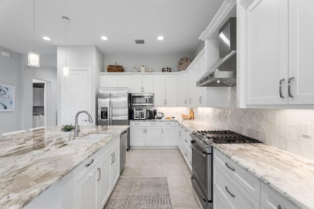 6390 High Pointe West Way, Vero Beach, FL 32967