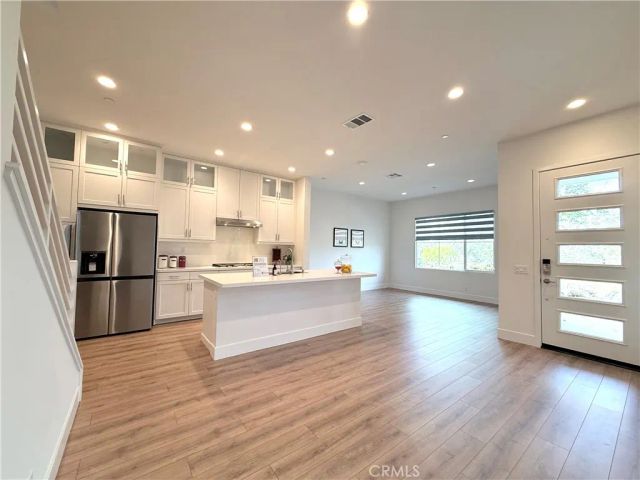 273 Novel, Irvine, CA 92618