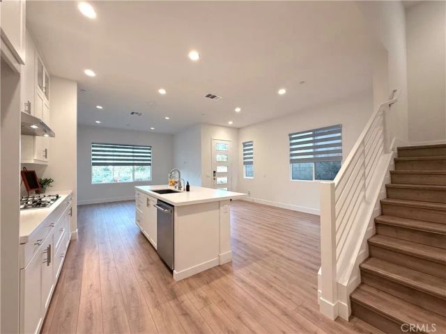 273 Novel, Irvine, CA 92618