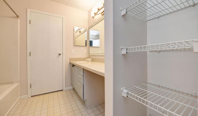 4705 Hobson Drive, 3D, Columbus, OH 43228
