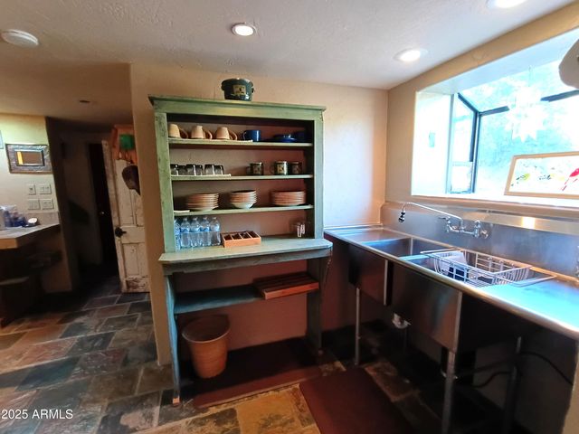 2985 N Federal Mines Road, Dewey, AZ 86327