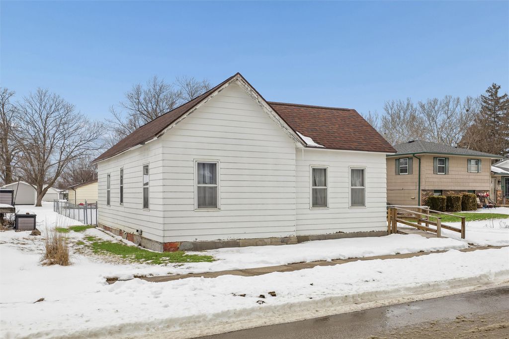 209 Main Street, Van Meter, IA 50261