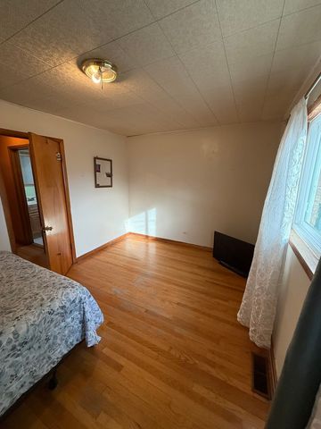 3415 N Kenton Avenue, Chicago, IL 60641