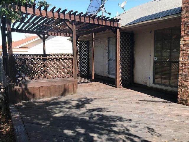 1126 Woodrow Drive, Lewisville, TX 75067