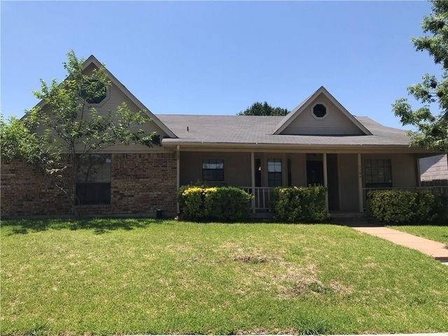 1126 Woodrow Drive, Lewisville, TX 75067