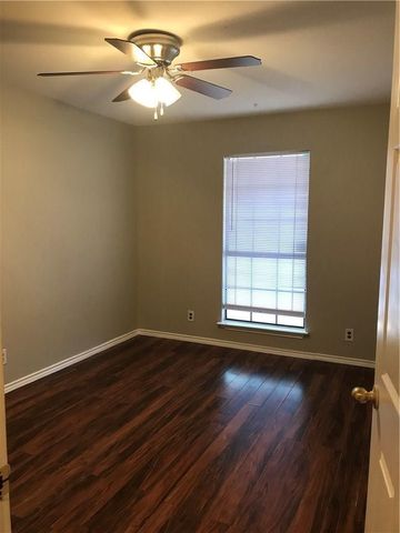 1126 Woodrow Drive, Lewisville, TX 75067