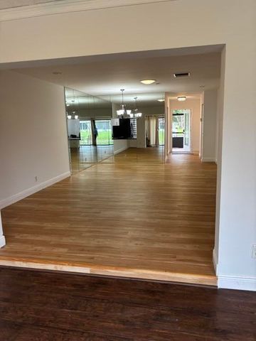 143 S LAKE SUSAN Drive S 143, West Palm Beach, FL 33411