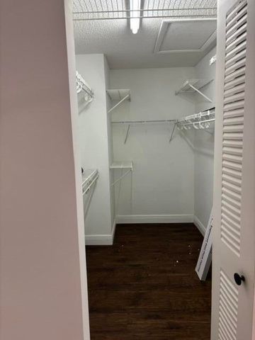 143 S LAKE SUSAN Drive S 143, West Palm Beach, FL 33411