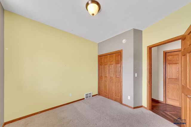 6651 WELLINGTON DR, Rapid City, SD 57702