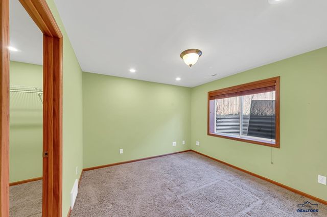 6651 WELLINGTON DR, Rapid City, SD 57702