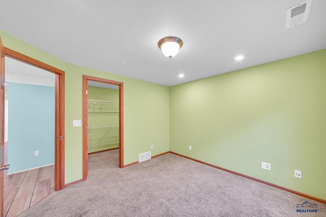 6651 WELLINGTON DR, Rapid City, SD 57702