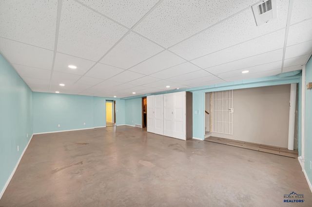 6651 WELLINGTON DR, Rapid City, SD 57702