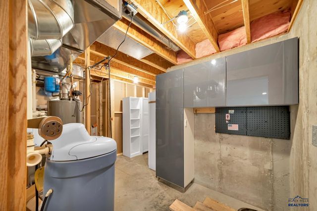 6651 WELLINGTON DR, Rapid City, SD 57702