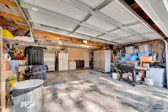 6651 WELLINGTON DR, Rapid City, SD 57702