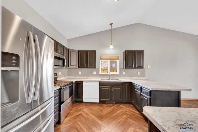 6651 WELLINGTON DR, Rapid City, SD 57702