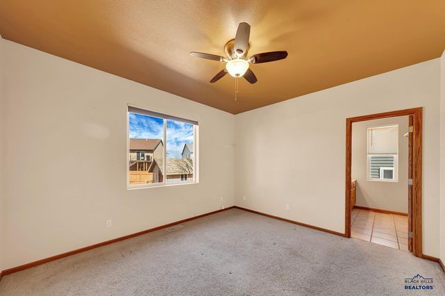 6651 WELLINGTON DR, Rapid City, SD 57702