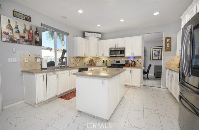 23272 Alta Oaks Drive, Wildomar, CA 92595